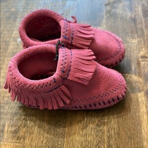 MINNETONKA Pink Suede Infant Girl Moccasins Size 3